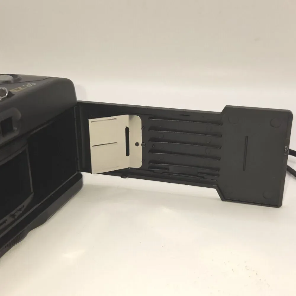 Vivitar EZ35 Point And Shoot 35mm Focus Free Manual Film Camera Working EUC